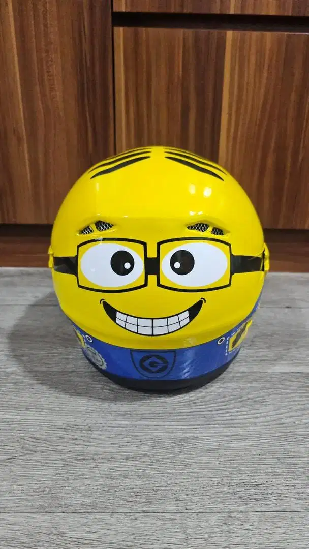 Helm minion Anak umur 3tahun sampai 7tahun