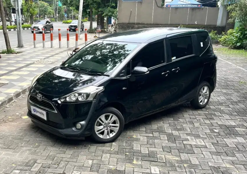 TOYOTA SIENTA 1.5 G BENSIN MATIC 2016