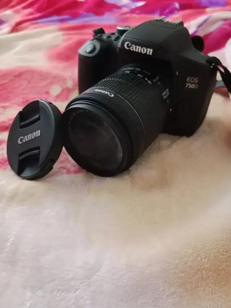 KAMERA CANON EOS 750D