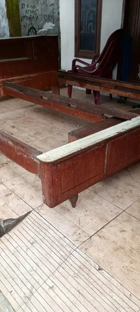 Tempat tidur kayu jati 6 kaki kokoh dan berat