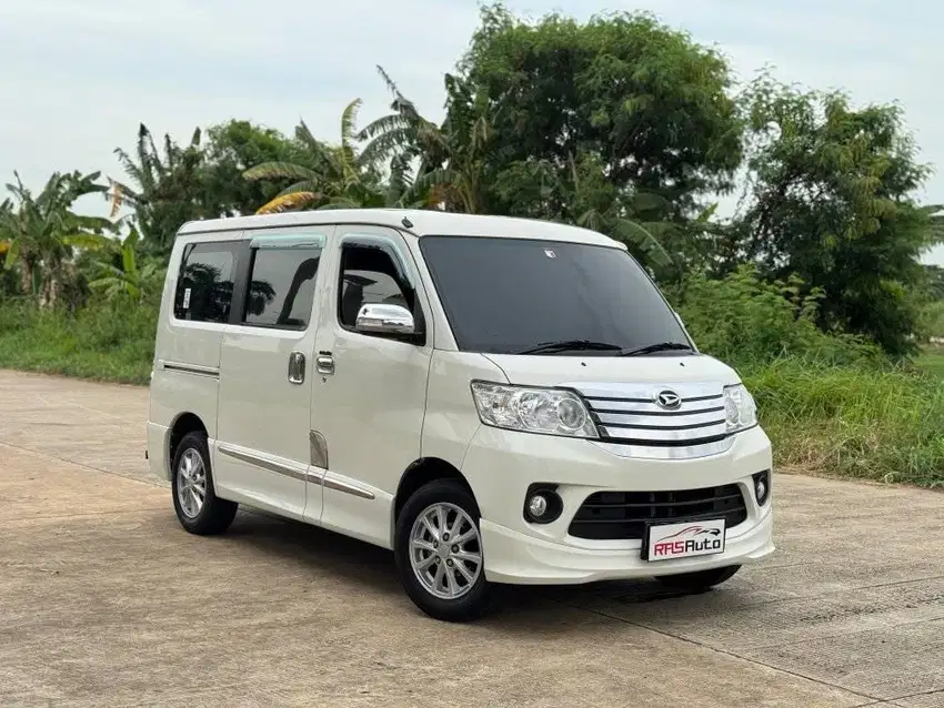 Daihatsu Luxio 1.5 X Manual MT 2022 Putih