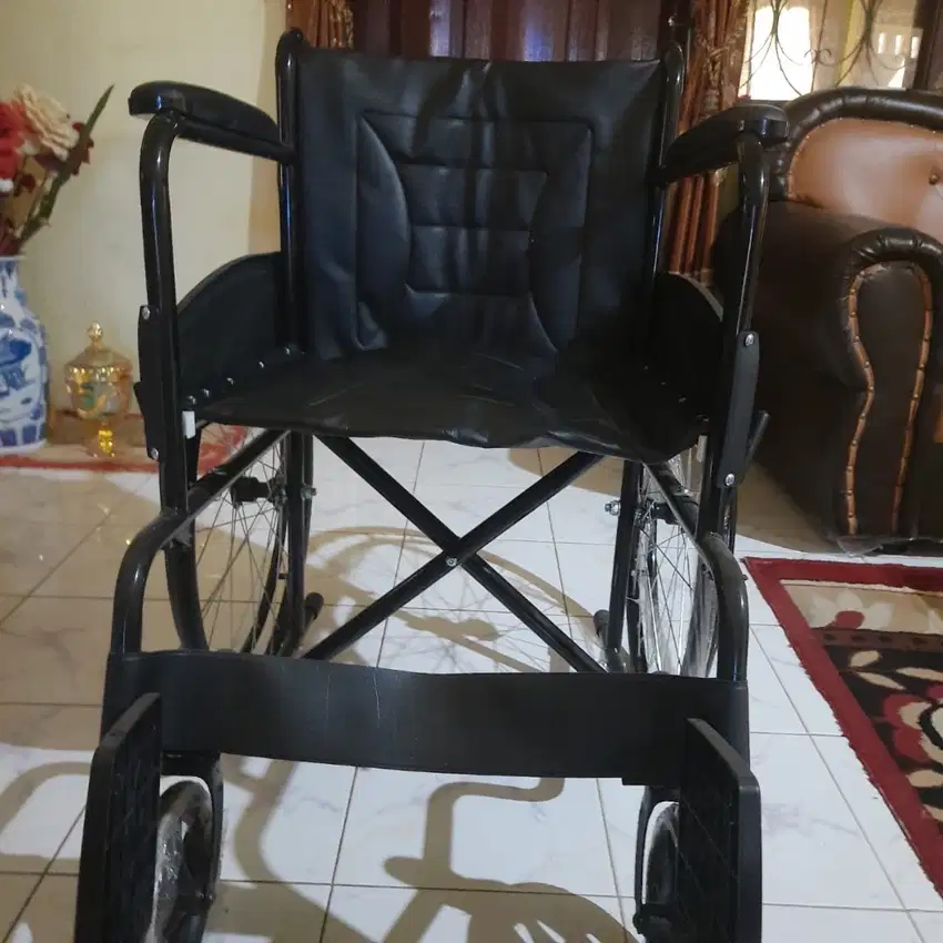 KURSI RODA ONEMED WHEELCHAIR DELUXE HUSADA 875