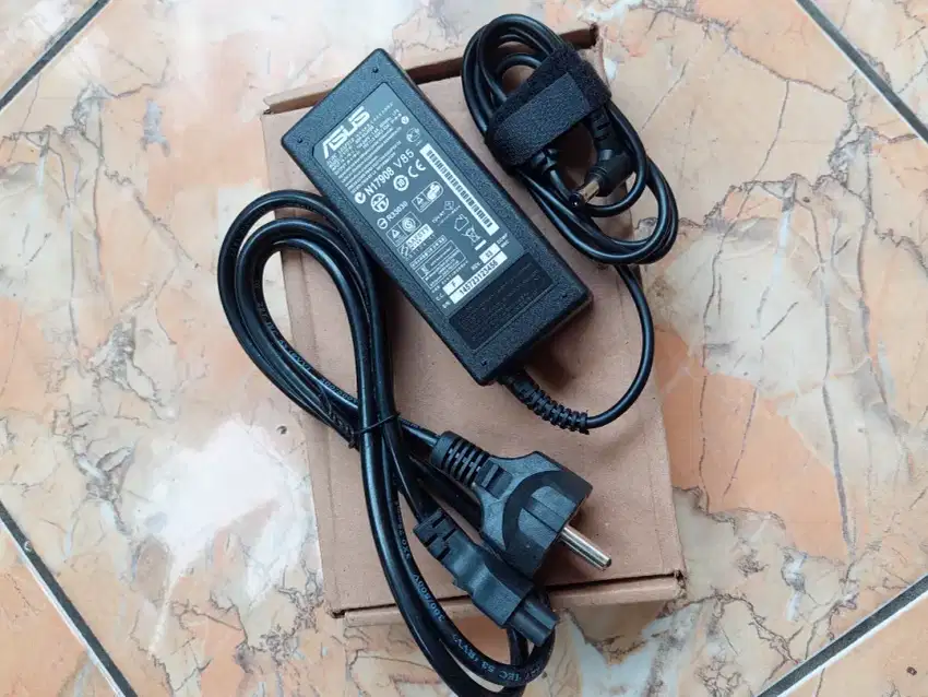 NEW Adaptor Charger Asus A43S A43M A43E 3,42A Lubang Besar
 Pedurungan