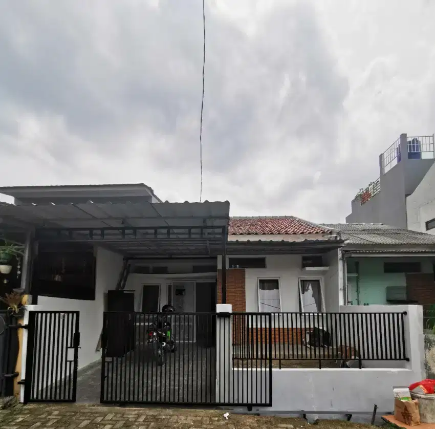 DIJUAL RUMAH SIAP HUNI DALAM KOMPLEK