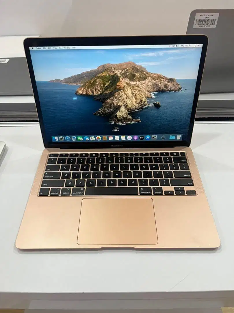 MacBook Air 2020 i3 13inch 8/256 Rosegold