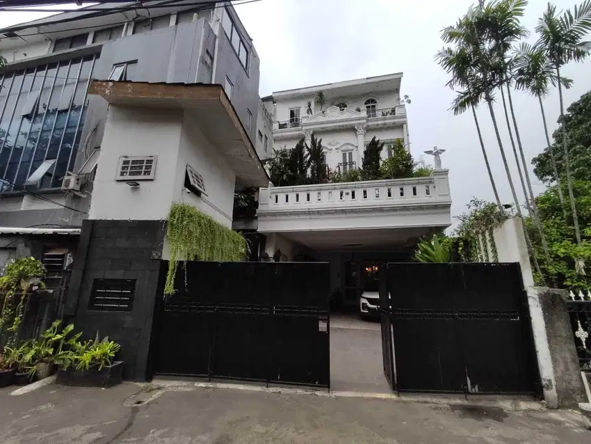 DIJUAL RUMAH MEWAH JAKSEL FULL FURNISH HARGA NEGO