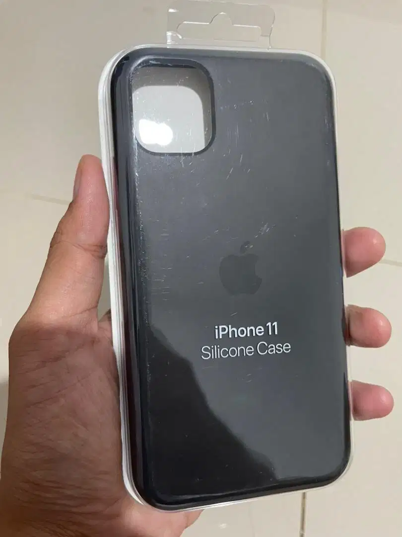 Iphone 11 Original Apple Silicone Case Hitam Kondisi 99%