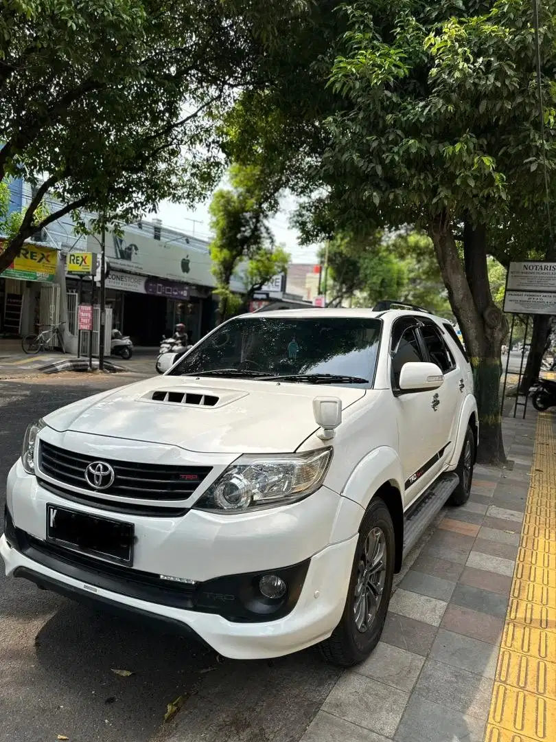 TOYOTA FORTUNER VNT TRD MATIC DIESEL 2015