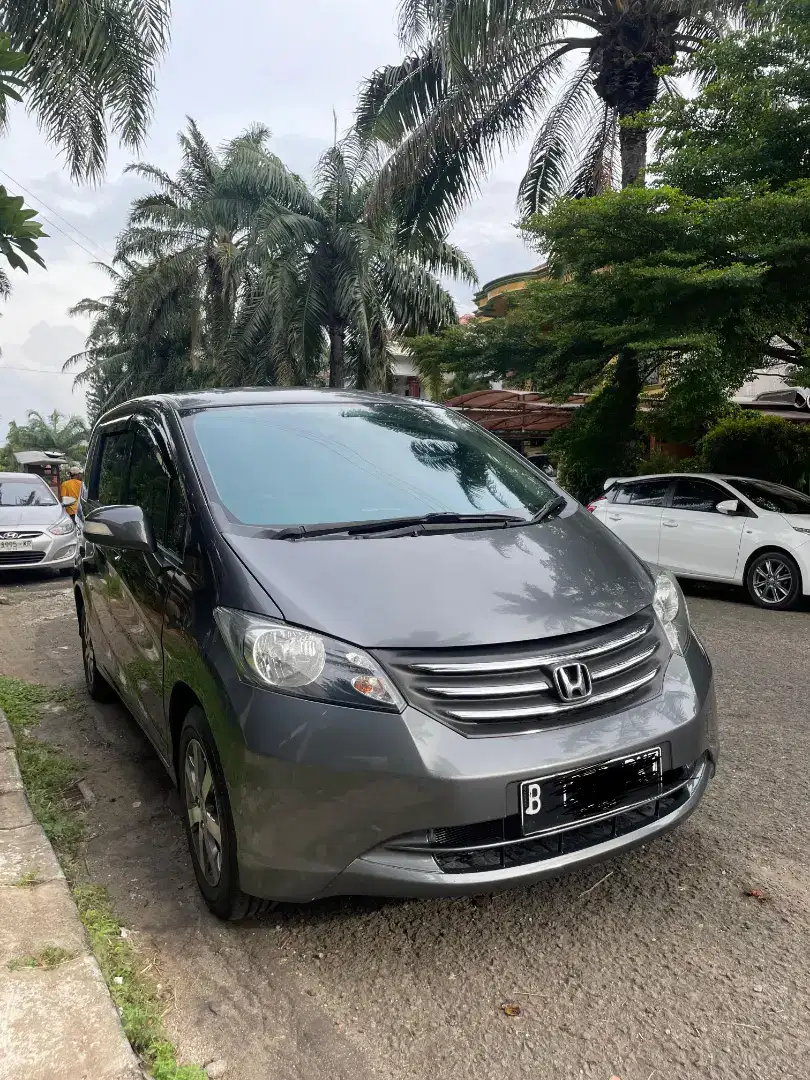 Honda Freed E PSD AT 2011