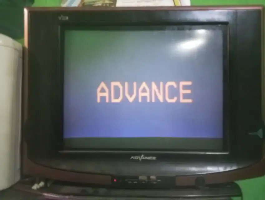 Dijual TV bekas merk Advance Slim 21 inch