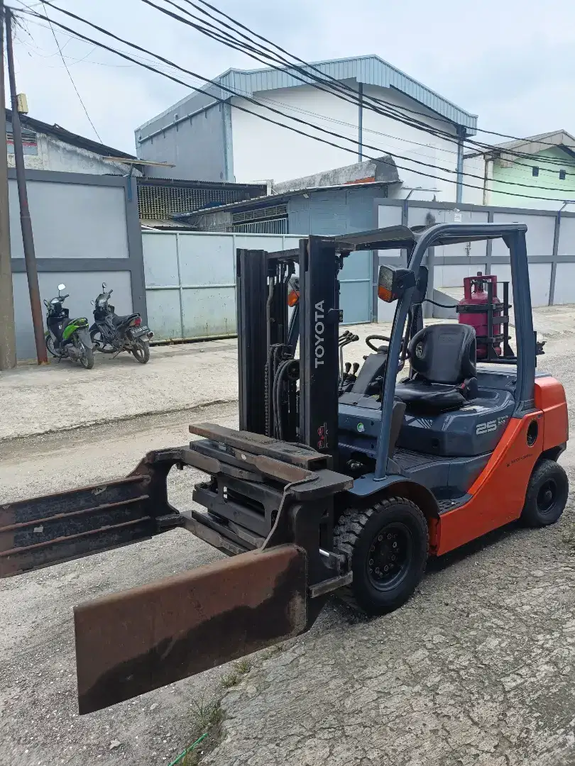 Forklift 2,5 ton forklip japit ball clamp forklif LPG