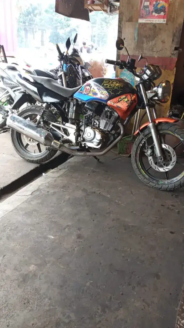 Jual santai tiger2000tahun 2001 ss komplit pajak kaleng off