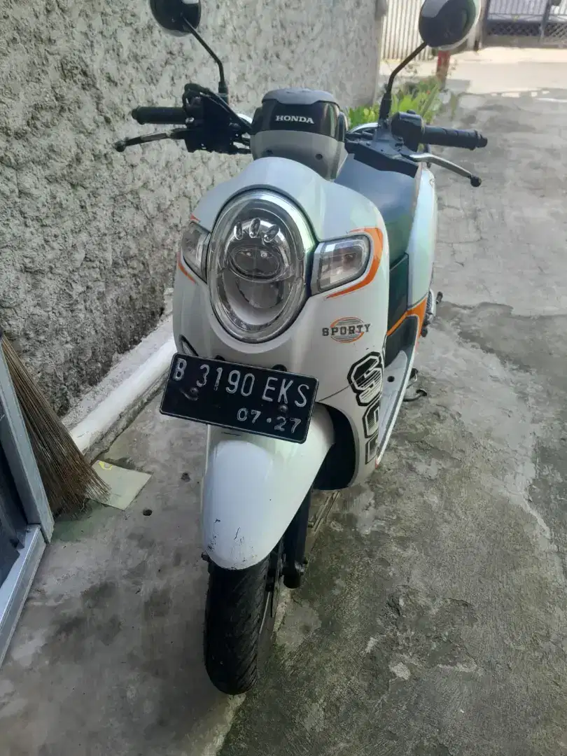 Di jual motor honda scoopy ss komplit motor gaada kendala tinggal gas