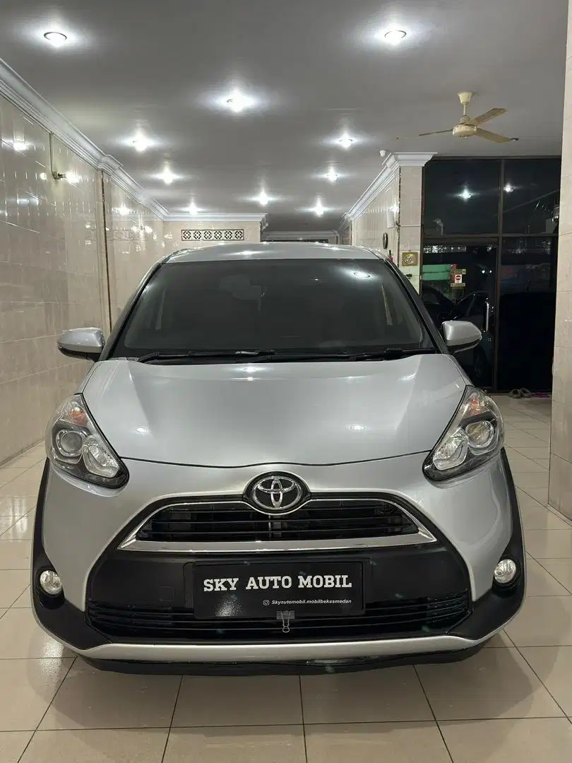 Toyota Sienta V Manual Silver 2017