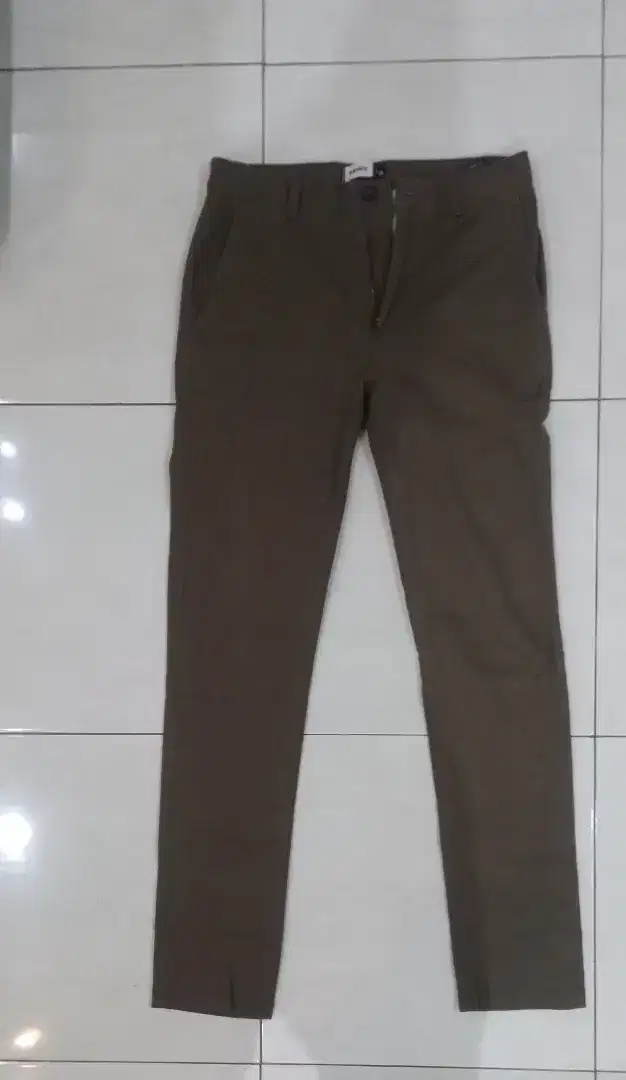 celana chinos brand