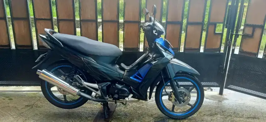 Bismillahirrahmanirrahim 

Di jual Supra 125 2012 (doubel disk)