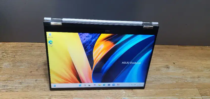 Asus vivobook tn3402Q.