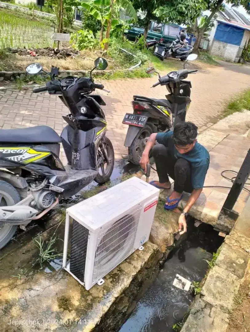 Jasa servis ac kulkas frezer showcase mesin cuci dan bongkar pasang ac