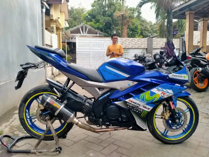 Yamaha R15 lengkap motor sehat walafiat keterangan detail dibawah