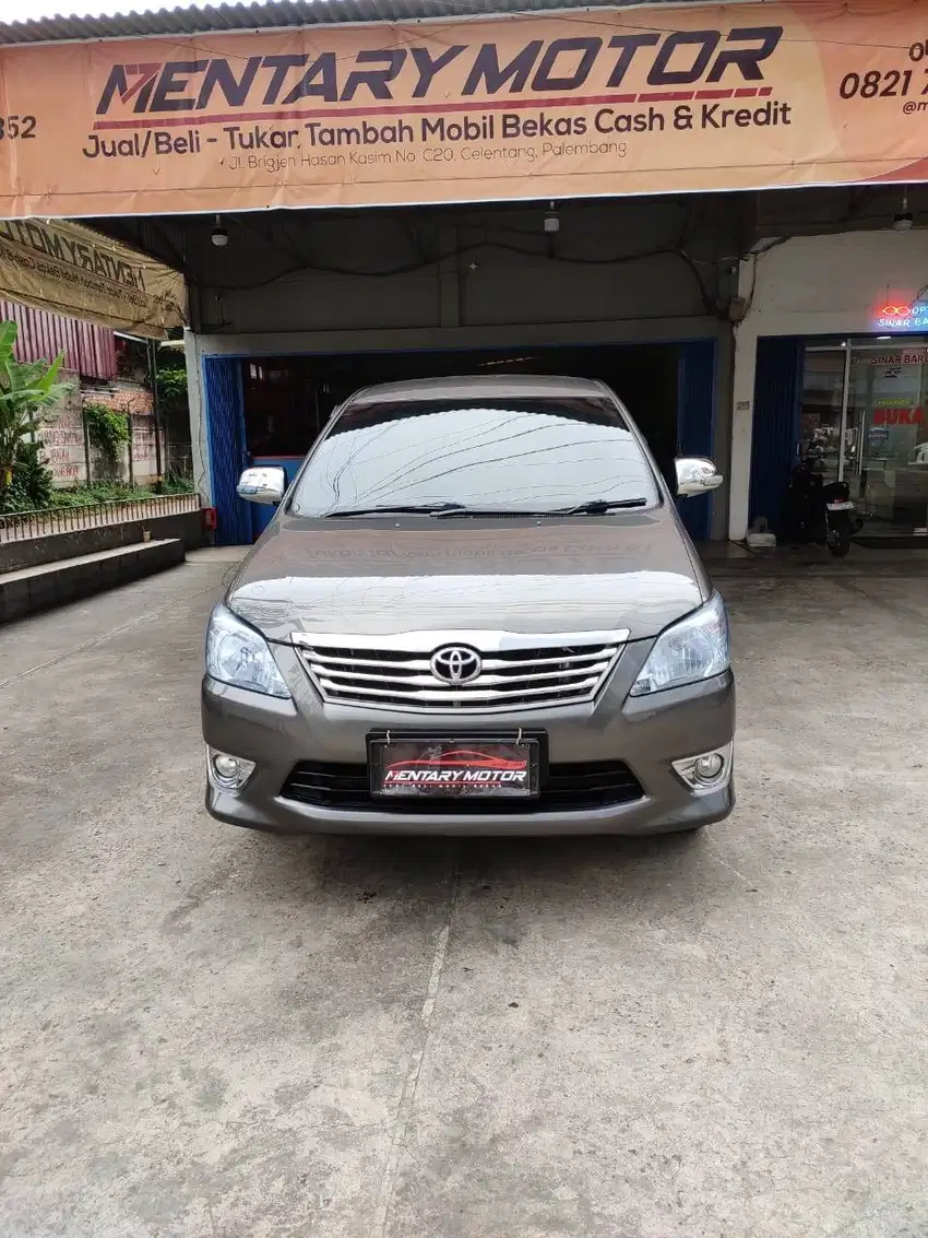 Toyota Innova 2.0 G Bensin Manual Tahun 2012 Abu-Abu Metalik Bagus OK