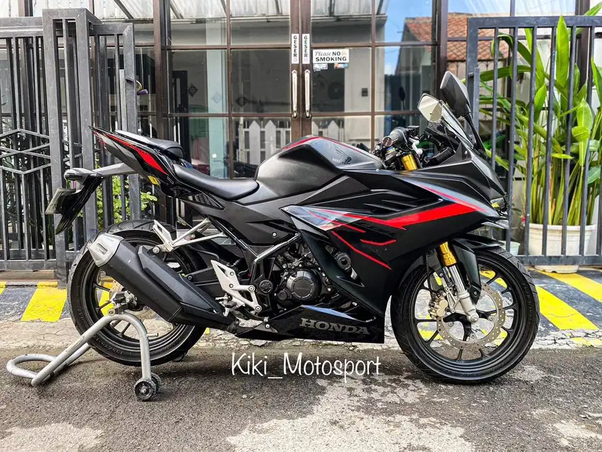 Cbr150r new model 2022 istimewa km 9rb