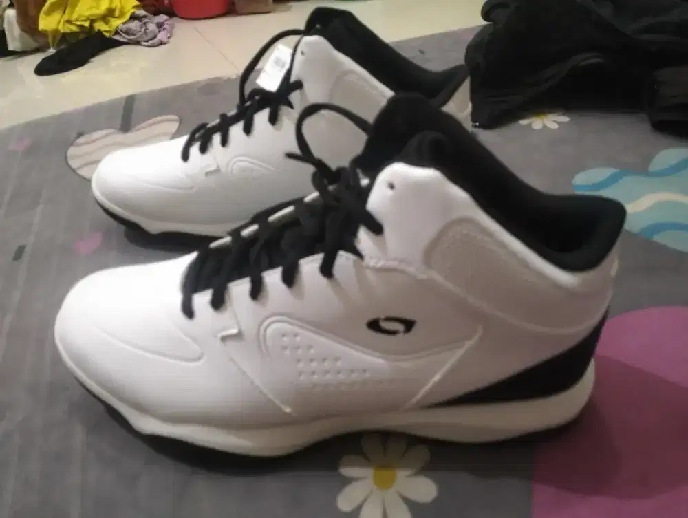 Sepatu cross trekkers jual murah aja 11/41-42 baru