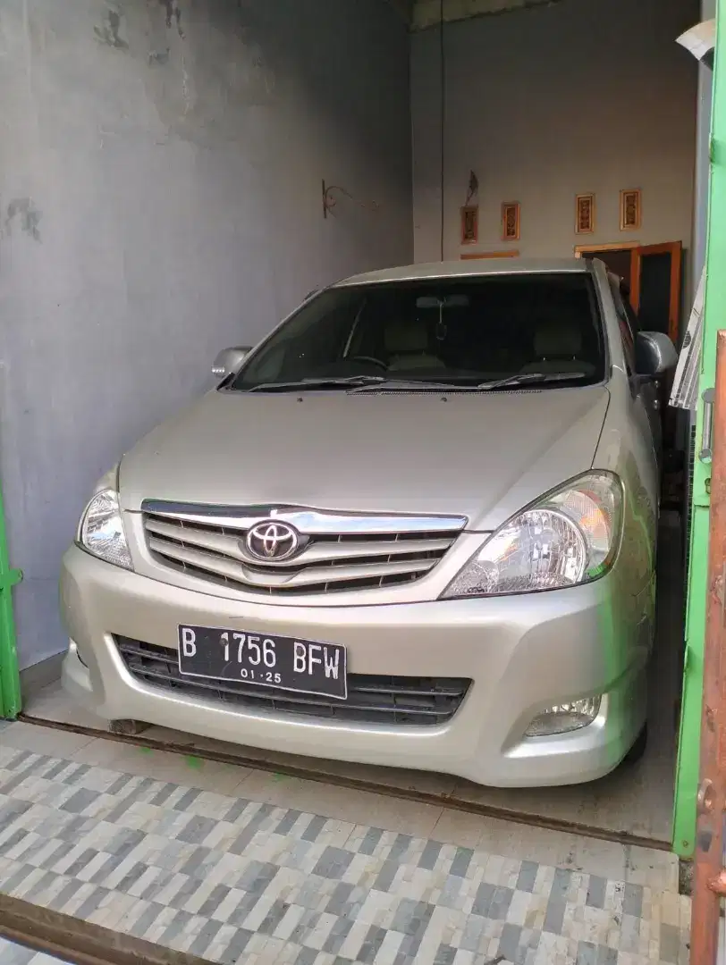 Innova G 2009 Metic Diesel Solar Antik