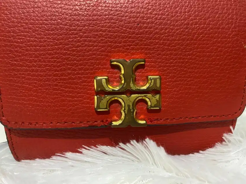 Dompet kartu tory burch