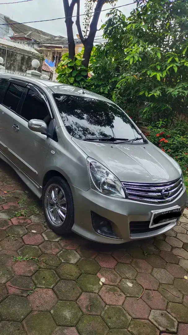 NISSAN GRANDLIVINA XV HWS 2012 AT