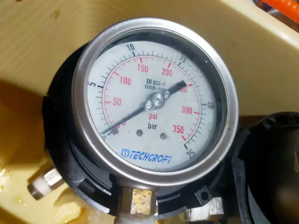 Pressure Gauge TECHCROFT GSB100 0-350Bar