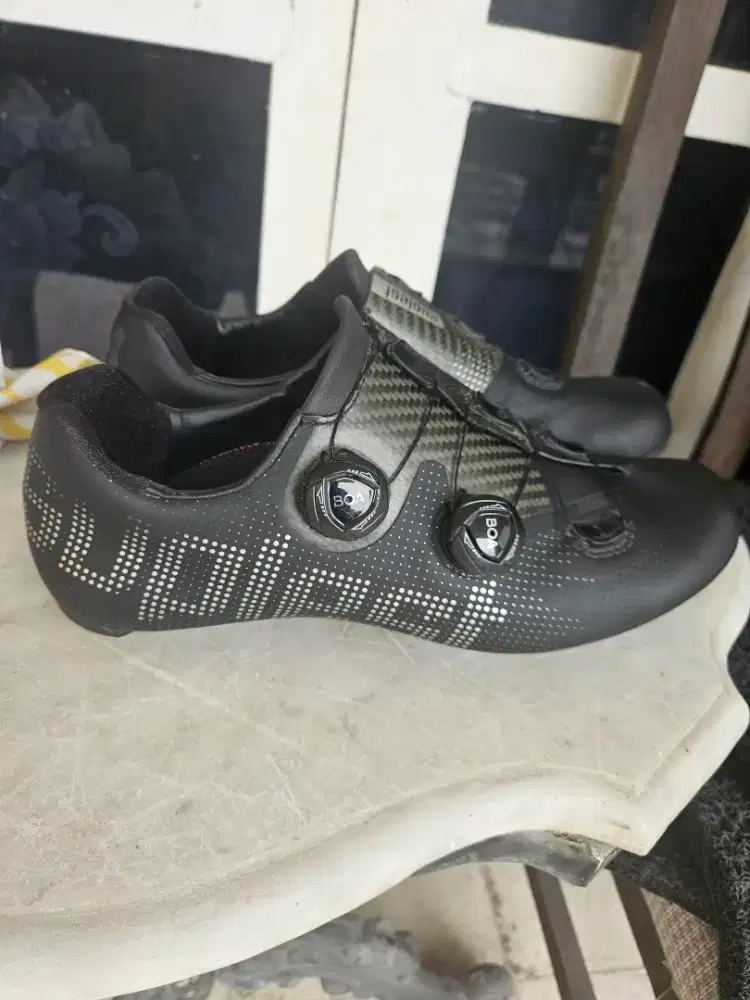 Sepatu cleat RB suplest road pro