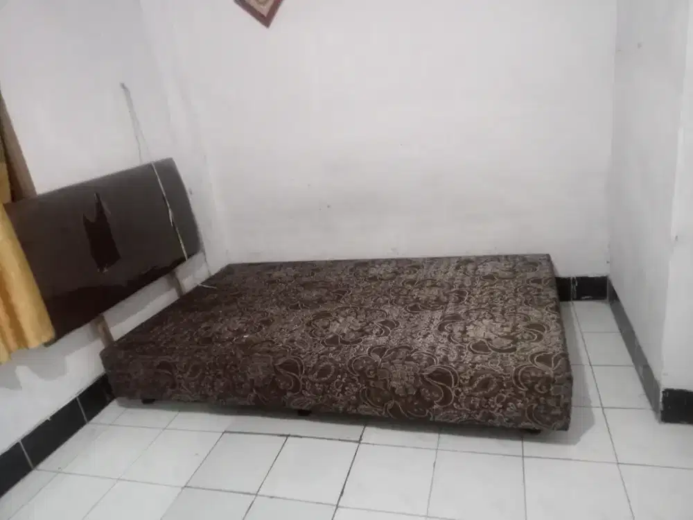 Dipan Tempat Tidur