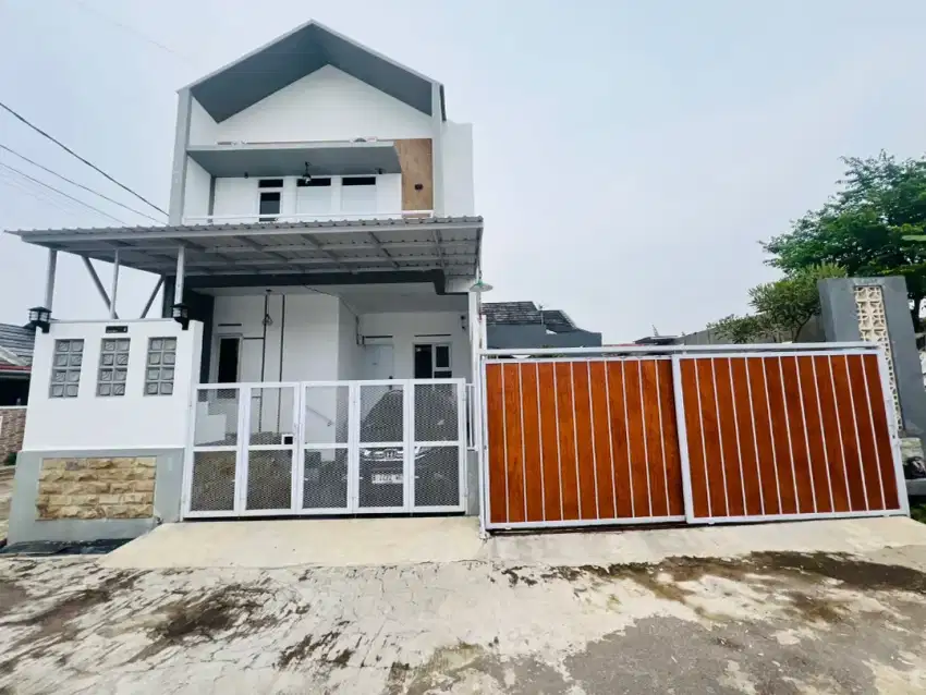 Dijual Rumah Cantik Siap Huni, 3 Lantai di Kota Sumedang.