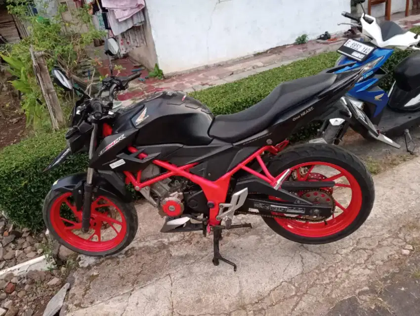 Dijual cepat honda cb150r