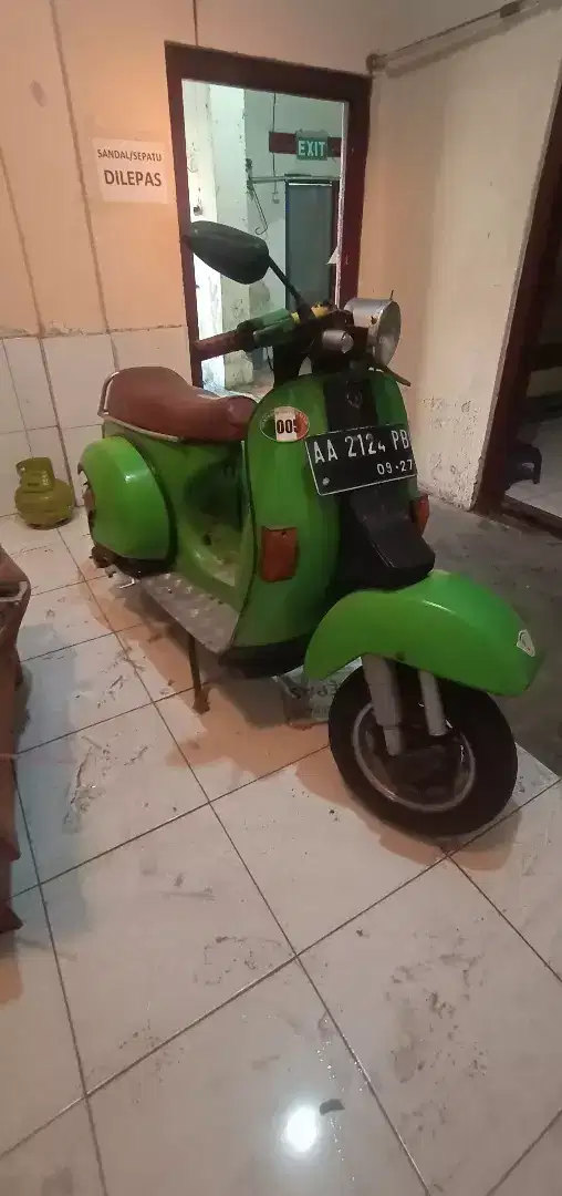 Di jual vespa 1986