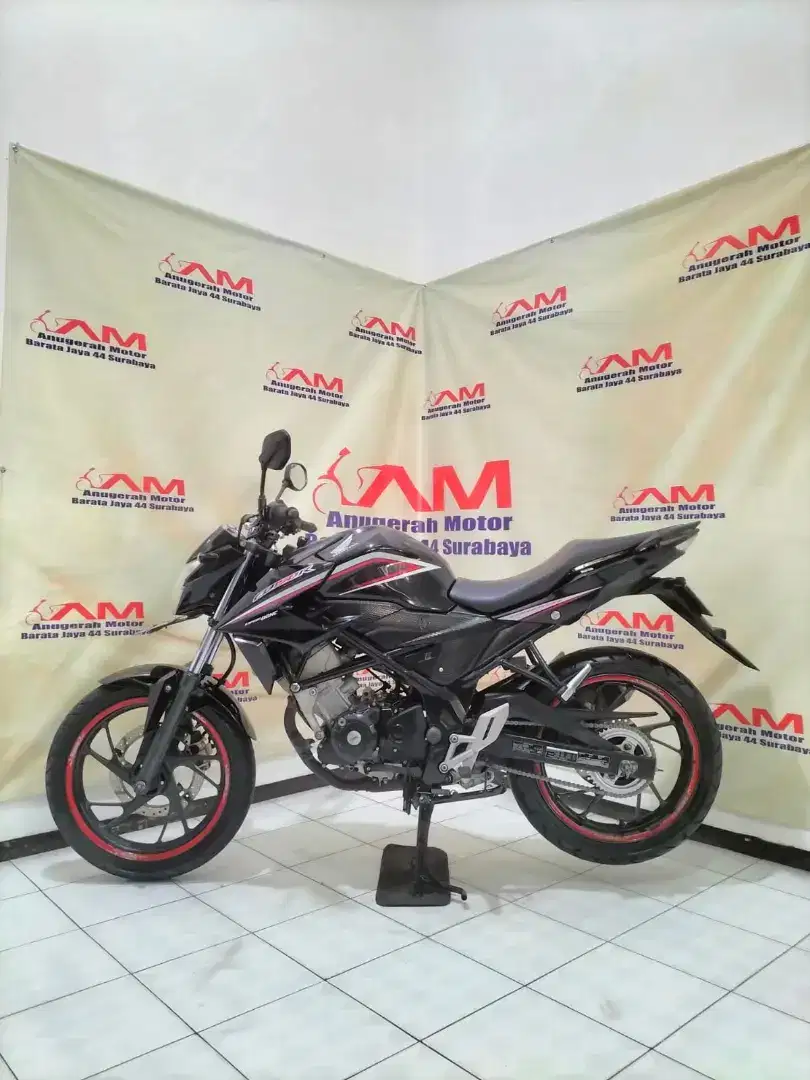 Honda CB 150 Tahun 2015 warna hitam