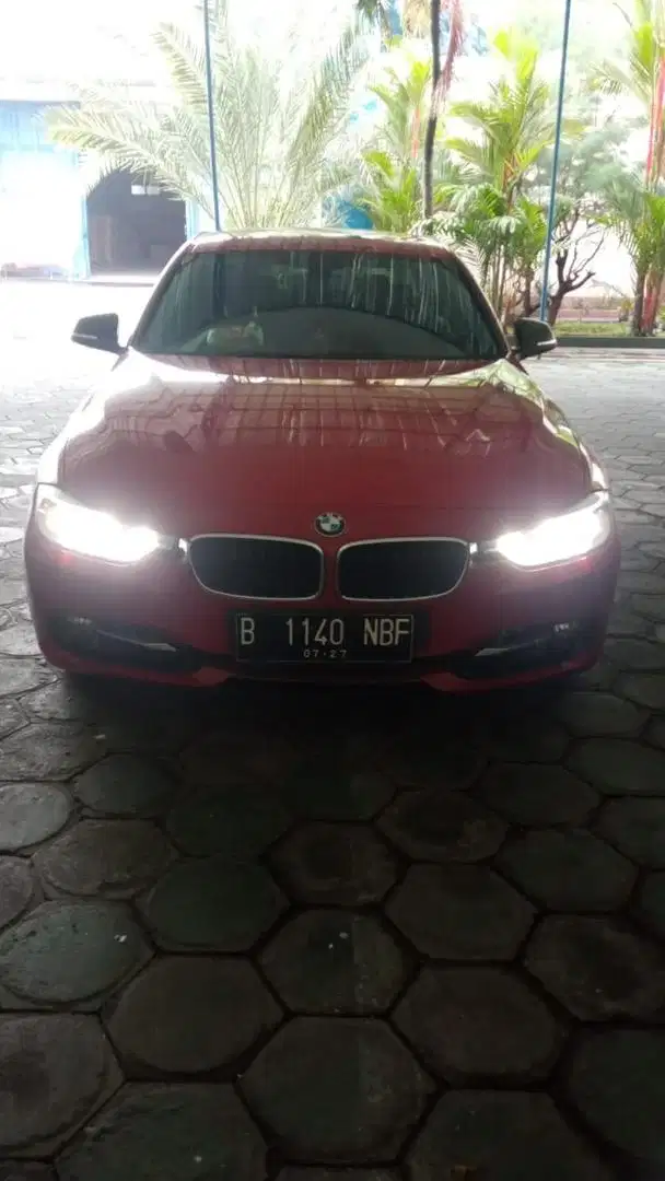 Bmw 320i jual cepat pribadi