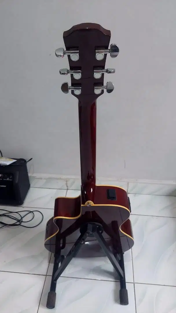 Jual Gitar Akustik elektrik Yamaha APX 500 NT dengan ampli Merk Vorson