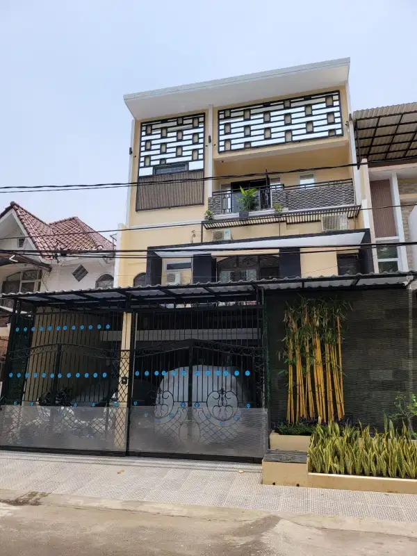 Rumah 3 Lantai Siap Huni di Pelepah Elok Kelapa Gading Jakarta Utara