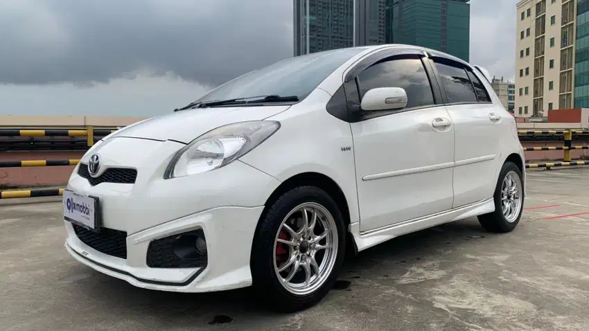 Pajak Panjang - Toyota Yaris 1.5 S Bensin-MT 2013