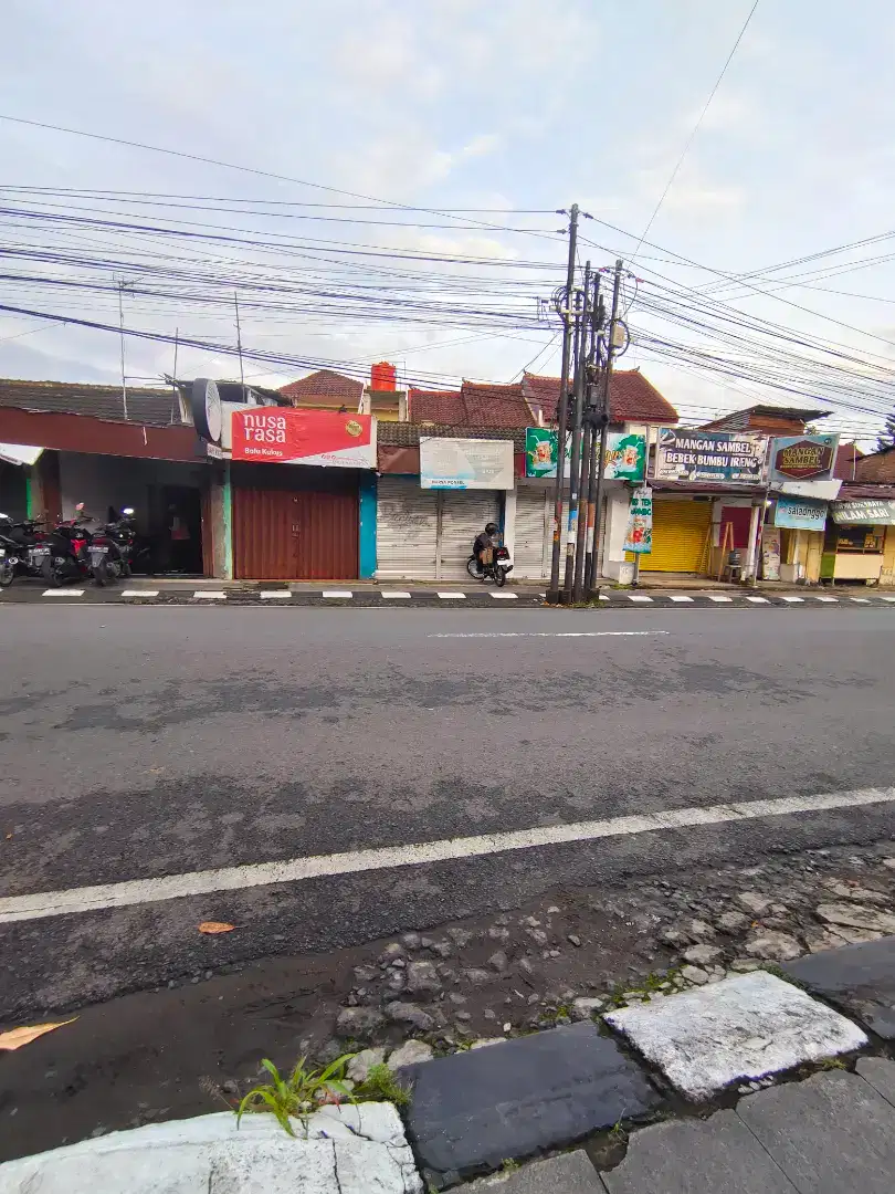 Tanah dan bangunan di jalan asmara lokasi terbaik di Ungaran