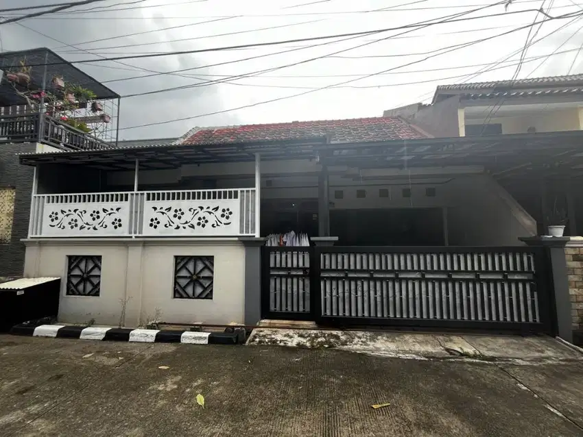 Dijual Rumah Strategis Siap Huni di Galaxy Bekasi Selatan