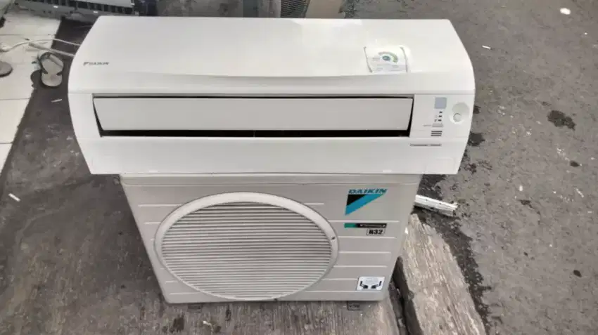 Ac 1.5 pk inverter daikin ( unit only)