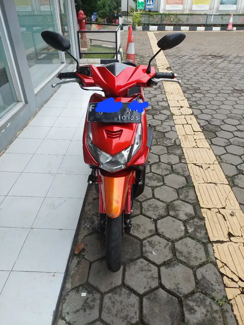 Honda beat 2010 merah