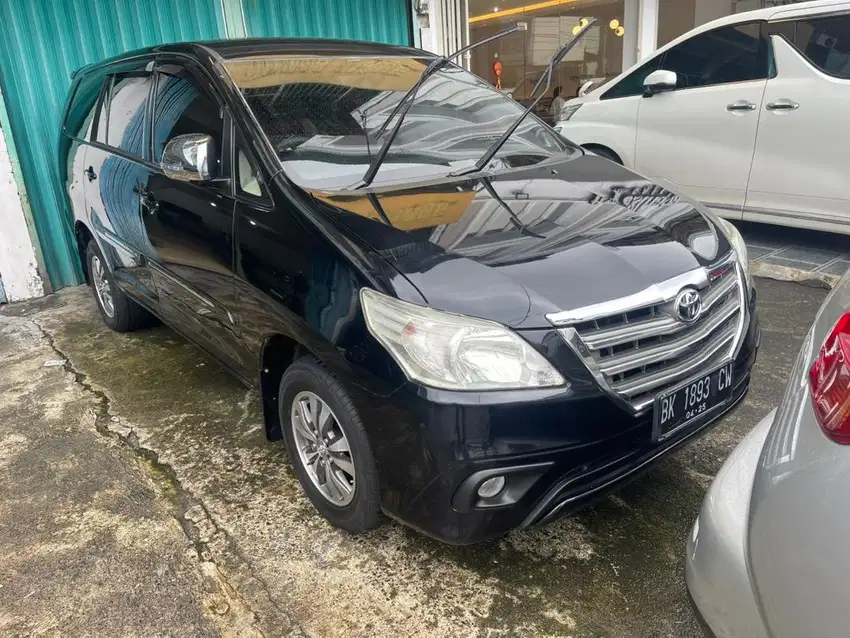 Innova diesel G AT 2014 hitam