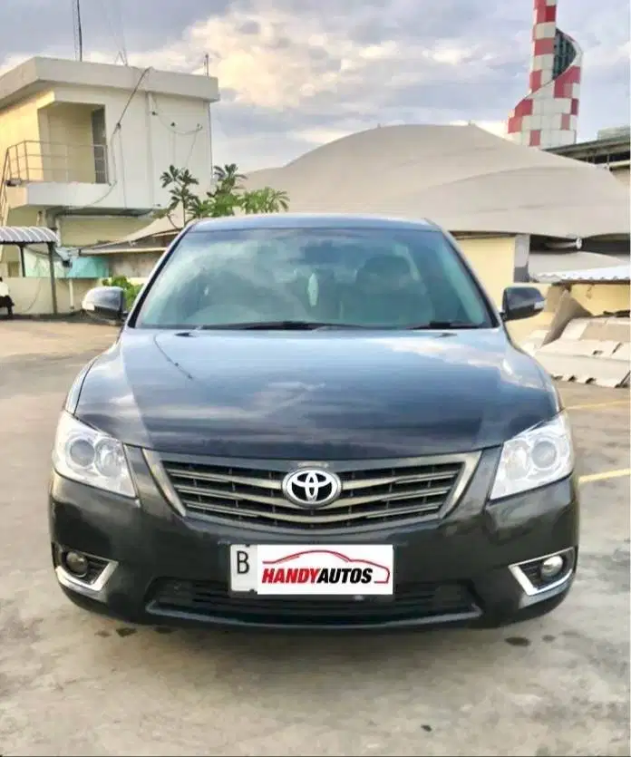 Toyota Camry V Tahun 2011 Automatic Hitam