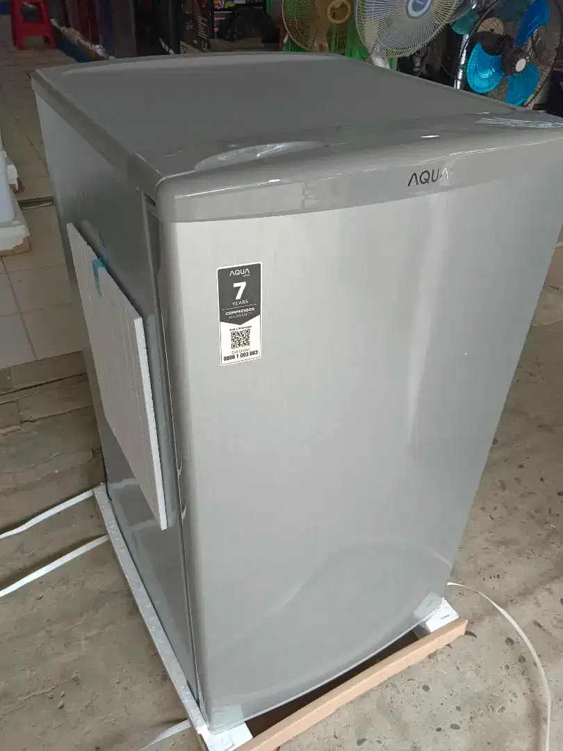 Freezer pembeku AQUA japan 4 rak cocok untuk penyimpanan asi