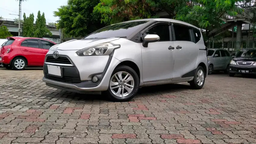 Pajak Panjang - Toyota Sienta 1.5 E Bensin-MT 2018