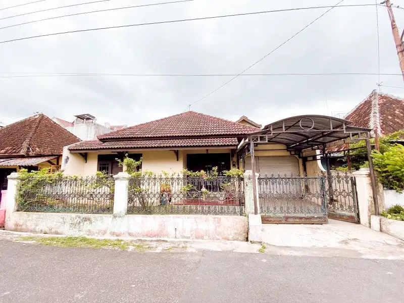 Dijual rumah peterongan dekat dengan semua fasilitas umum