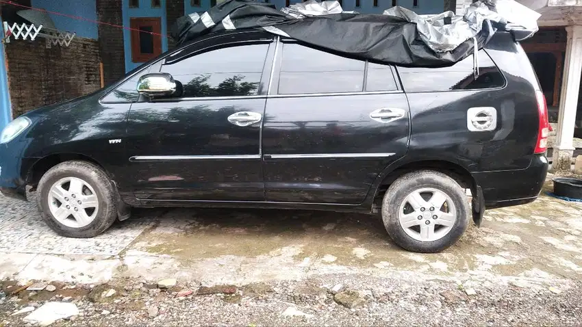 Kijang innova 2004